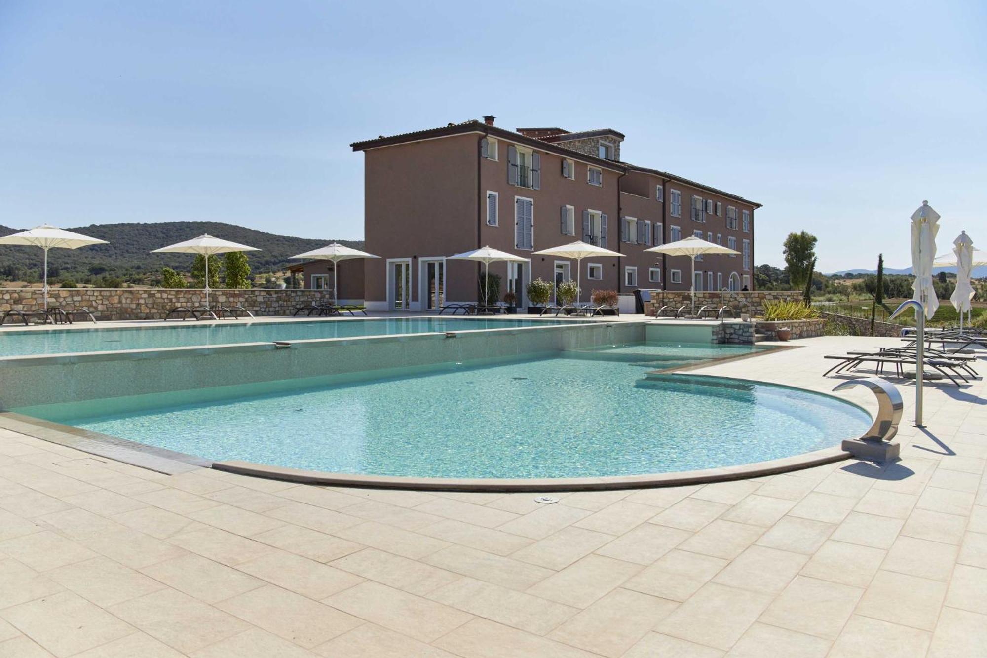 Riva Toscana Golf Resort & Spa فولّونيكا المظهر الخارجي الصورة